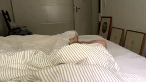 hey_girls_ online show from May 16, 10:47 am