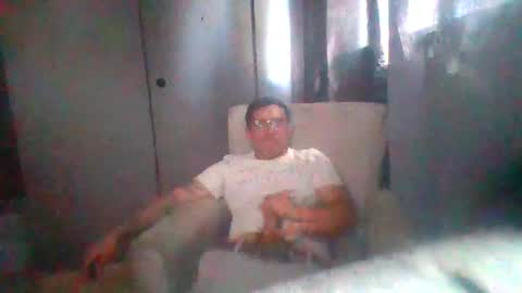 heythere925678 online show from April 19, 8:22 pm