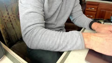 Nick online show from February 9, 8:34 pm