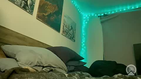 holesucker555 online show from November 3, 7:12 am