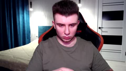 Wolfy online show from December 20, 3:31 pm