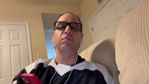 Snapshot of honey_man14 chatting on December 2, 1:44 pm honey_man14 online show from December 2, 1:44 pm