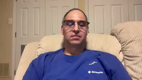 Snapshot of honey_man14 chatting on February 20, 5:01 am honey_man14 online show from February 20, 5:01 am