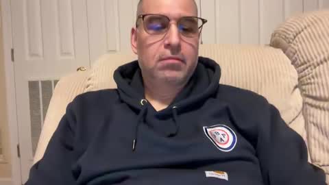 Snapshot of honey_man14 chatting on February 28, 3:15 am honey_man14 online show from February 28, 3:15 am