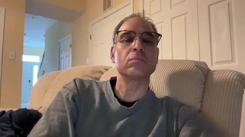 Snapshot of honey_man14 chatting on February 17, 1:53 pm honey_man14 online show from February 17, 1:53 pm
