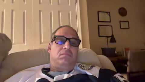 Snapshot of honey_man14 chatting on December 10, 4:24 am honey_man14 online show from December 10, 4:24 am