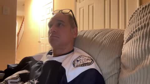 Snapshot of honey_man14 chatting on December 9, 2:45 am honey_man14 online show from December 9, 2:45 am