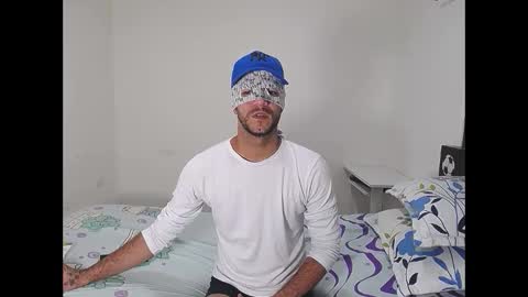 BoyHornyDirty online show from December 1, 4:15 am