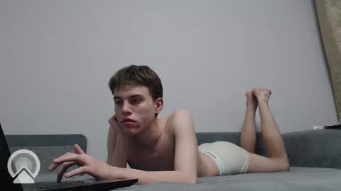 Snapshot of hornybadbunny chatting on December 14, 3:07 am Tony online show from December 14, 3:07 am