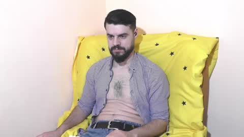 Snapshot of hornymaster93 chatting on January 21, 12:56 pm hornymaster online show from January 21, 12:56 pm