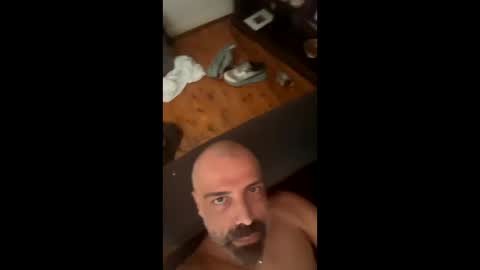 hornyonelooking1 online show from February 9, 7:24 am