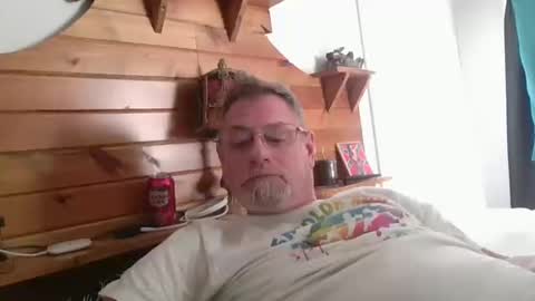 Snapshot of hornyt1me chatting on October 19, 5:16 pm read my profile online show from October 19, 5:16 pm