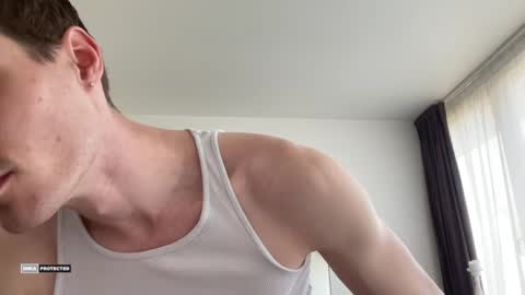 Travis online show from April 20, 8:39 am