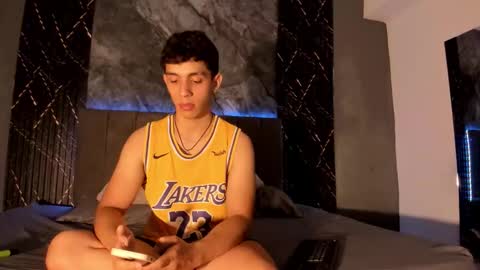 Hot Summer Boy online show from January 31, 9:24 pm