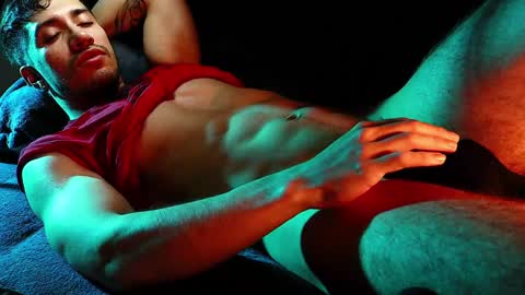 Hotlatinking online show from January 11, 11:24 pm