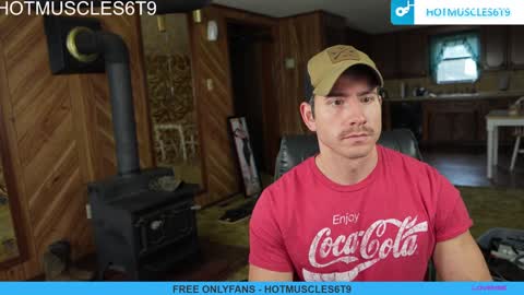Snapshot of hotmuscles6t9 chatting on February 5, 4:04 pm hotmuscles6t9 online show from February 5, 4:04 pm