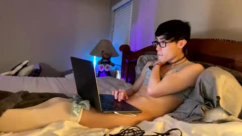 hottiewithabody101 online show from April 18, 7:07 pm