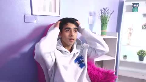 hottiie_guy online show from October 20, 5:17 pm