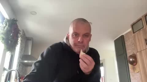 howlingatnothing online show from December 17, 5:36 pm