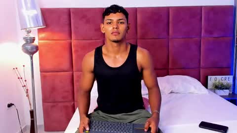Snapshot of hugo_cano chatting on September 15, 8:54 pm Hugo Cano online show from September 15, 8:54 pm