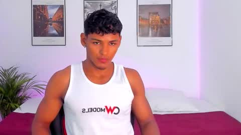Snapshot of hugo_cano chatting on October 9, 9:09 pm Hugo Cano online show from October 9, 9:09 pm