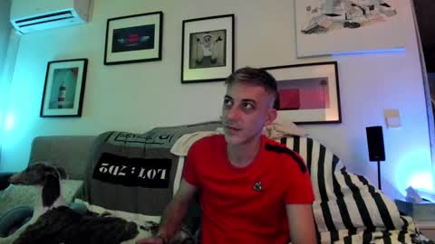 Snapshot of hugolandcam chatting on December 6, 8:40 pm Hugo online show from December 6, 8:40 pm