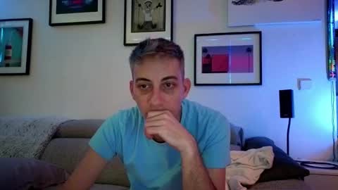 Snapshot of hugolandcam chatting on January 11, 8:54 pm Hugo online show from January 11, 8:54 pm
