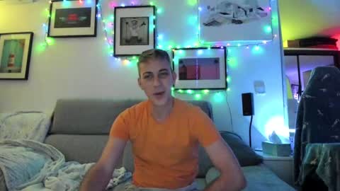 Snapshot of hugolandcam chatting on December 20, 8:55 pm Hugo online show from December 20, 8:55 pm