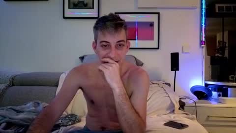 Snapshot of hugolandcam chatting on January 25, 3:41 pm Hugo online show from January 25, 3:41 pm