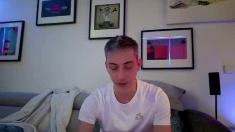 Snapshot of hugolandcam chatting on February 26, 8:52 pm Hugo online show from February 26, 8:52 pm