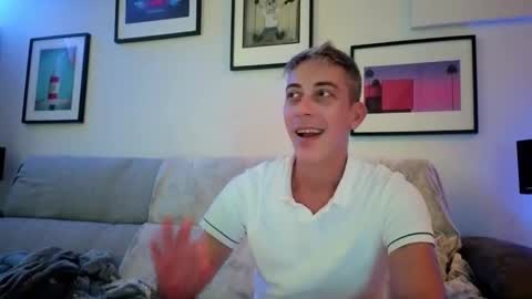 Snapshot of hugolandcam chatting on October 12, 8:36 pm Hugo online show from October 12, 8:36 pm
