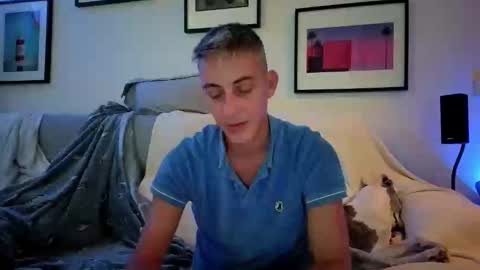 Snapshot of hugolandcam chatting on September 29, 8:48 pm Hugo online show from September 29, 8:48 pm
