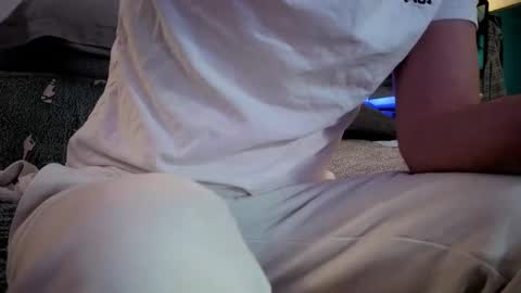 Snapshot of hugolandcam chatting on February 27, 8:53 pm Hugo online show from February 27, 8:53 pm
