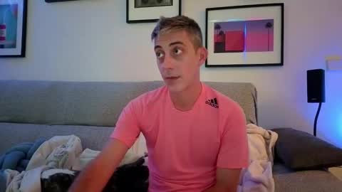 Snapshot of hugolandcam chatting on October 13, 8:37 pm Hugo online show from October 13, 8:37 pm