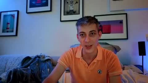Snapshot of hugolandcam chatting on January 29, 8:56 pm Hugo online show from January 29, 8:56 pm