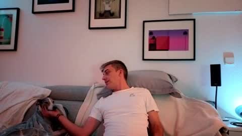 Snapshot of hugolandcam chatting on January 27, 9:22 pm Hugo online show from January 27, 9:22 pm