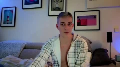 Snapshot of hugolandcam chatting on February 18, 1:11 pm Hugo online show from February 18, 1:11 pm