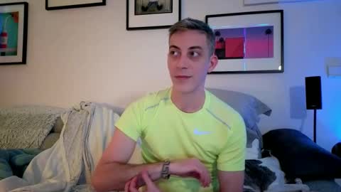 Snapshot of hugolandcam chatting on February 17, 9:08 pm Hugo online show from February 17, 9:08 pm