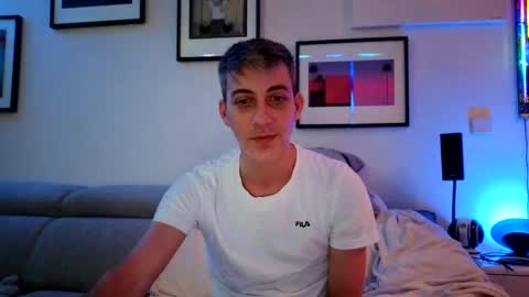 Snapshot of hugolandcam chatting on January 30, 9:04 pm Hugo online show from January 30, 9:04 pm