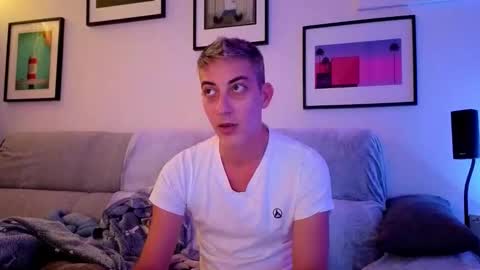 Snapshot of hugolandcam chatting on October 10, 9:07 pm Hugo online show from October 10, 9:07 pm