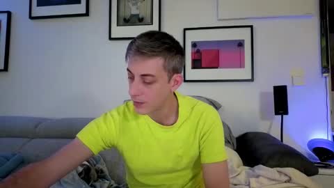 Snapshot of hugolandcam chatting on February 2, 5:04 pm Hugo online show from February 2, 5:04 pm
