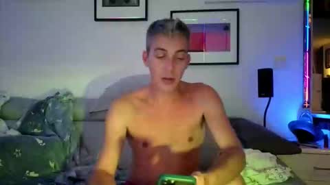 Snapshot of hugolandcam chatting on September 15, 10:33 pm Hugo online show from September 15, 10:33 pm