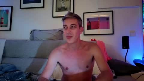 Snapshot of hugolandcam chatting on September 23, 9:58 pm Hugo online show from September 23, 9:58 pm