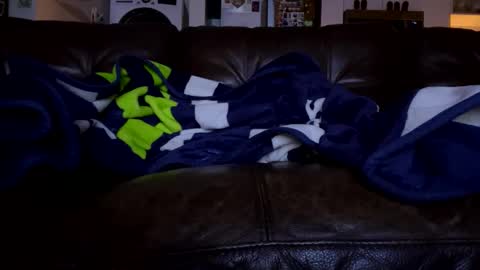 hung_and_horny1005 online show from September 12, 7:30 am