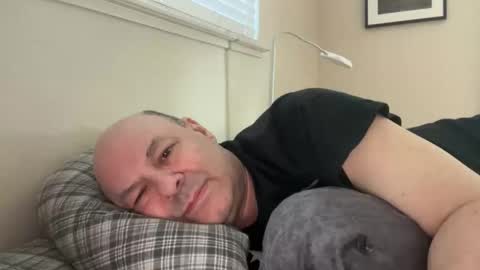 hung_well57 online show from April 9, 11:11 pm