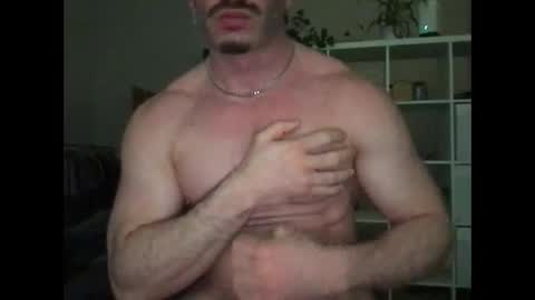 MuscleHungBrit online show from December 14, 2:35 pm