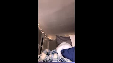 hungitalian40 online show from March 28, 5:18 am