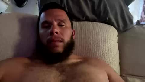 hungmilfstud online show from September 28, 6:06 pm