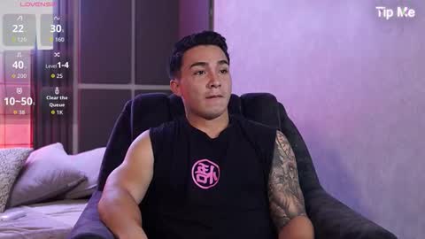 hunk_ryan online show from January 7, 5:40 pm