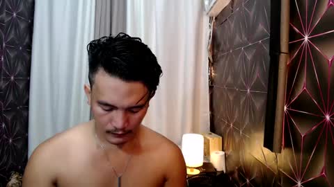 hunkylloyd online show from February 15, 5:09 am